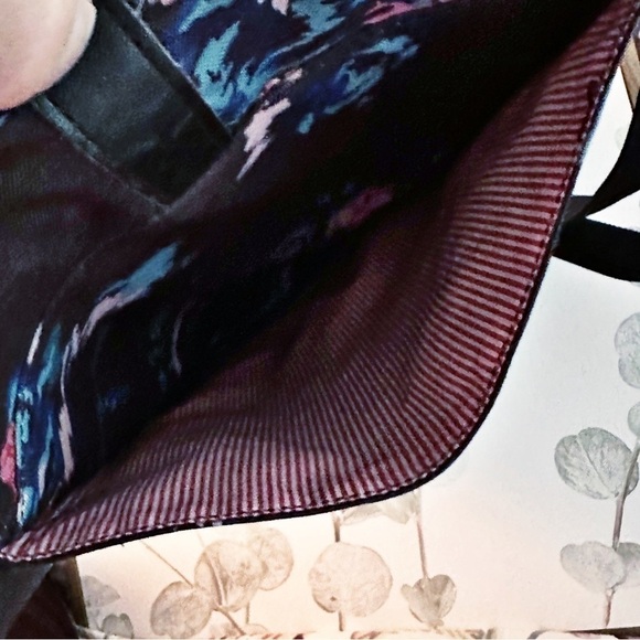 Herschel Kingsgate Crossbody Bag - Picture 9 of 12